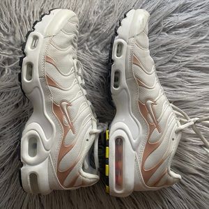 Nike air max plus.   Big kids shoe.  Size 7 youth. Style:CD0609-105